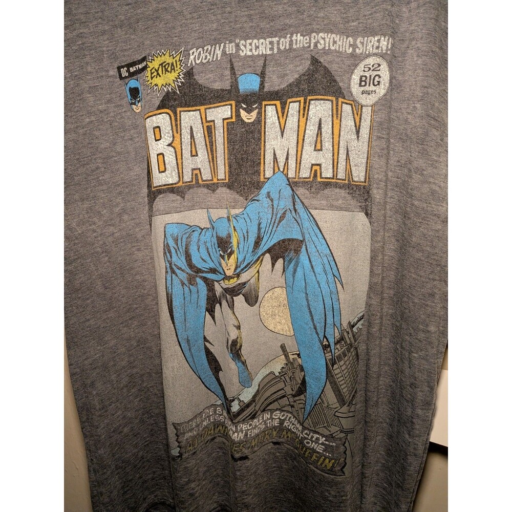 NWT Batman DC Comics Graphic T-Shirt Size XL Gray Smoke Superhero Tee